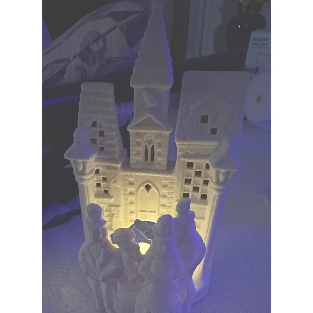 Party Lite White Ceramic Christmas Village Tea Light Holder Victorian Carolers